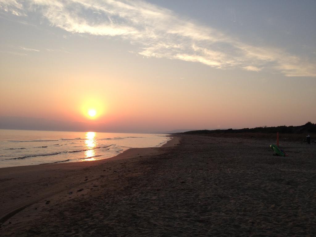 Camping Villaggio Riviera Foce Varano Bagian luar foto